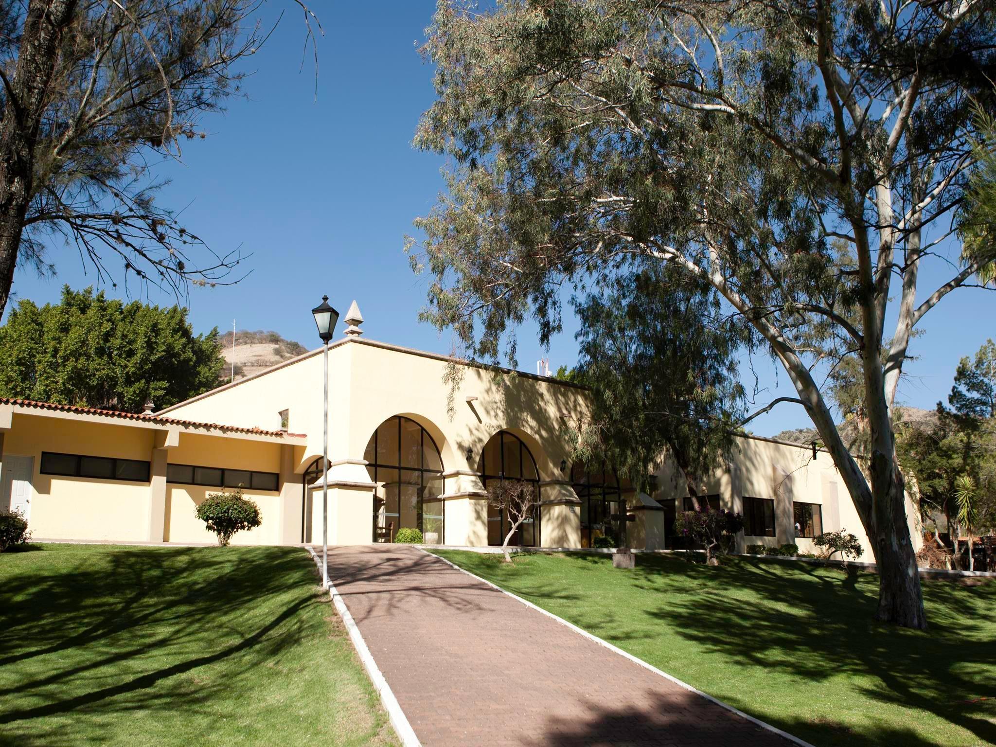 Mision Comanjilla Hotel Exterior photo
