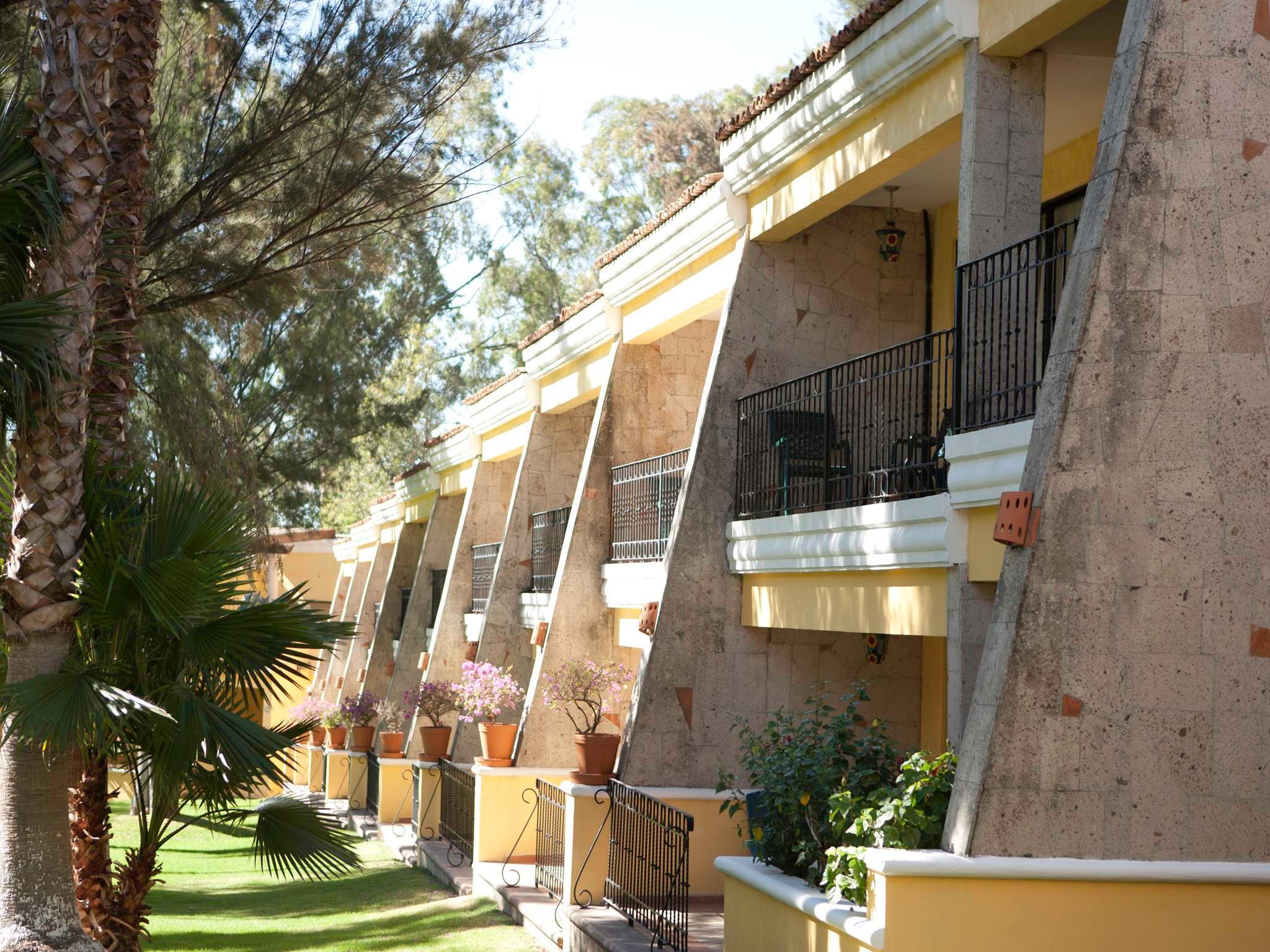 Mision Comanjilla Hotel Exterior photo